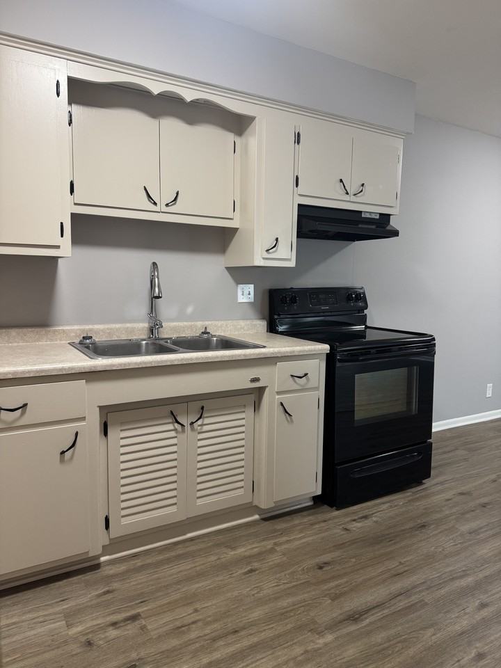 4810-14 North 105th Street - Photo 2 of 6