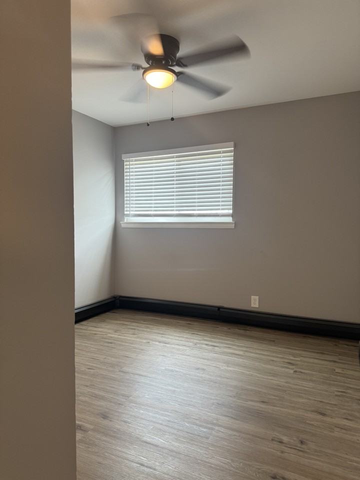 4810-14 North 105th Street - Photo 4 of 6