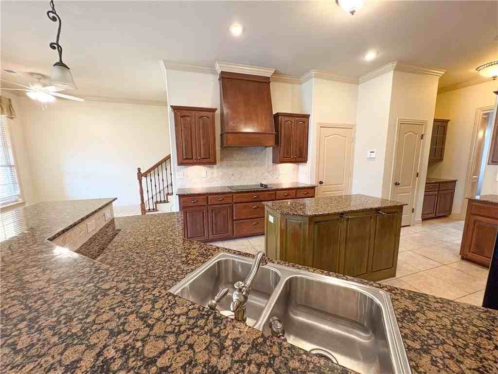 3778 Prince Philipe St - Photo 3 of 36