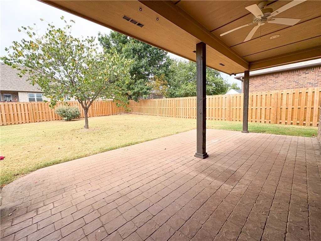 3778 Prince Philipe St - Photo 4 of 36