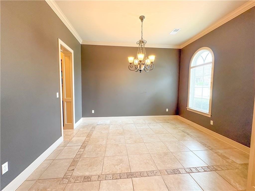 3778 Prince Philipe St - Photo 7 of 36