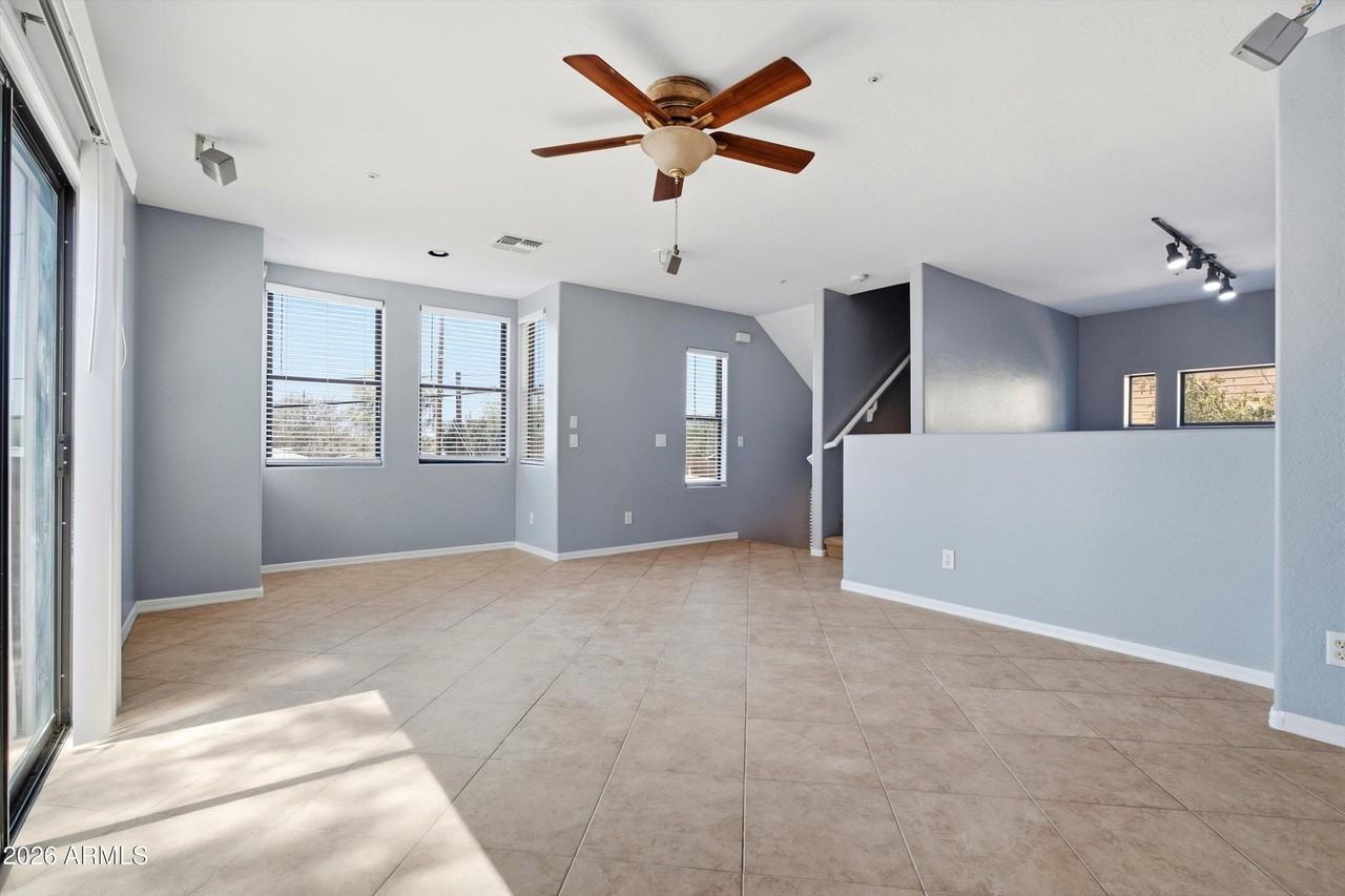 724 S Beck Ave - Photo 3 of 32