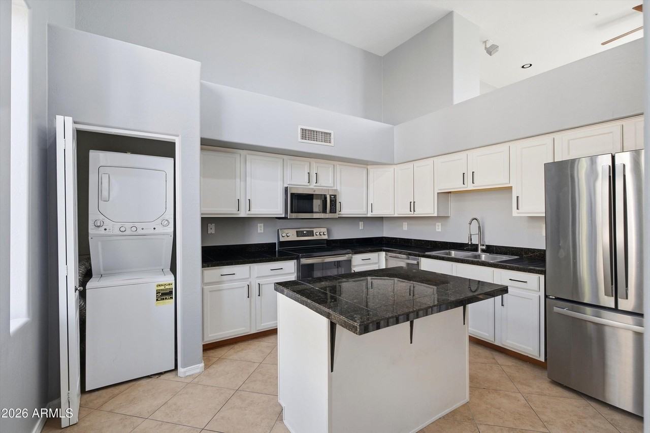 724 S Beck Ave - Photo 6 of 32
