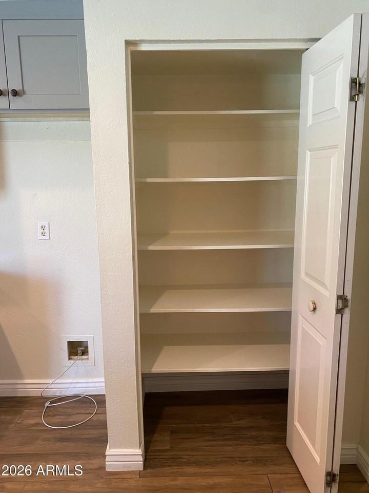 514 E Morrow Dr - Photo 6 of 19