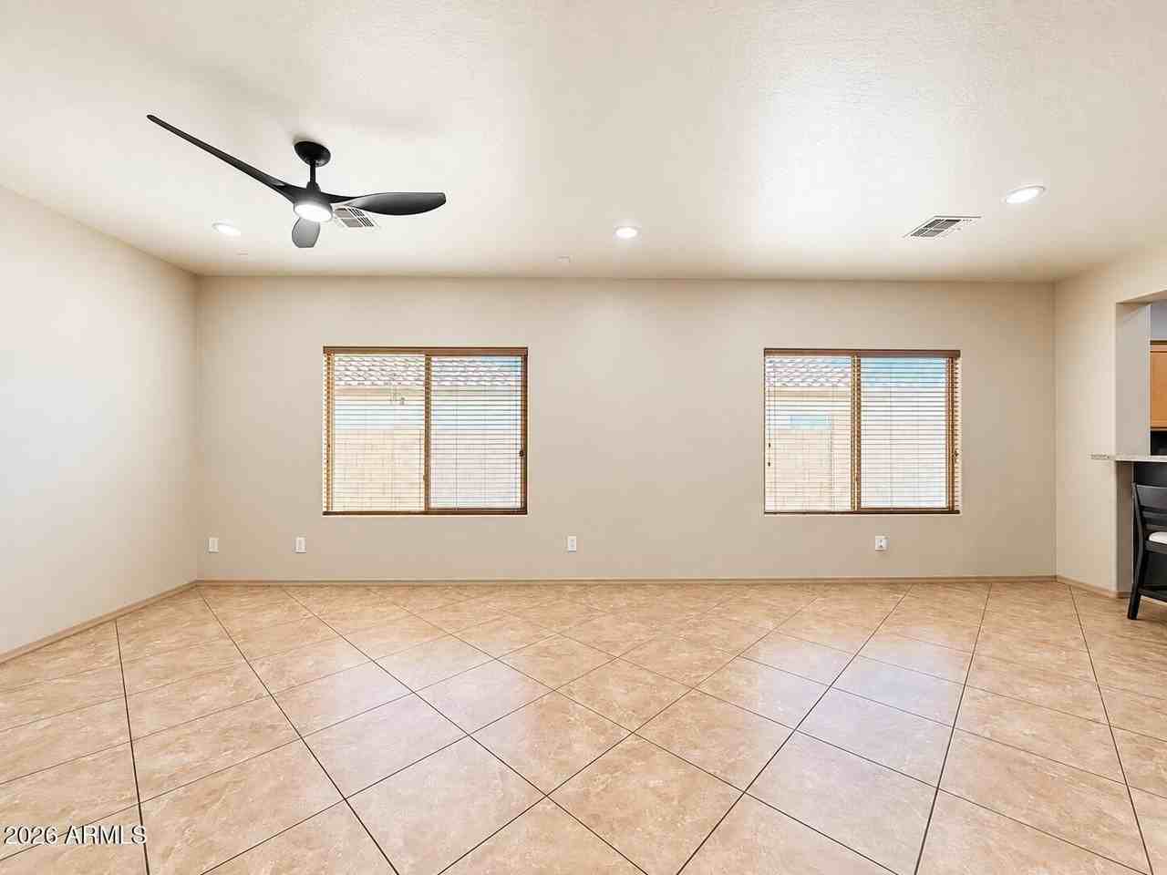 17961 W Lawrence Ln - Photo 3 of 24