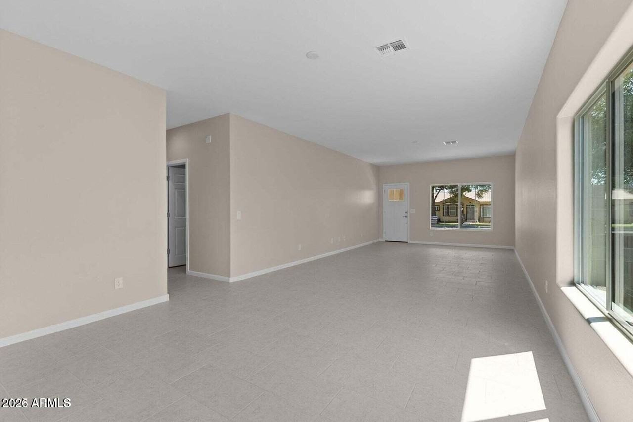 414 E Eason Ave - Photo 4 of 15