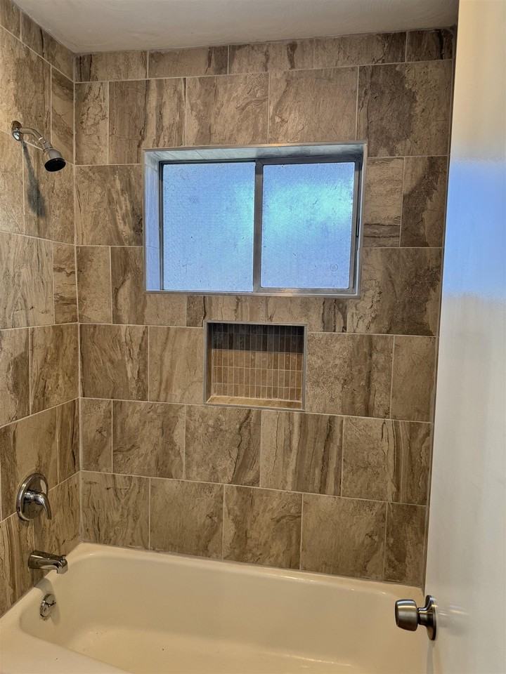 173 Briggs St - Photo 6 of 18