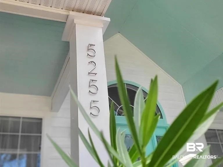 5255 Pine Rd - Photo 2 of 35