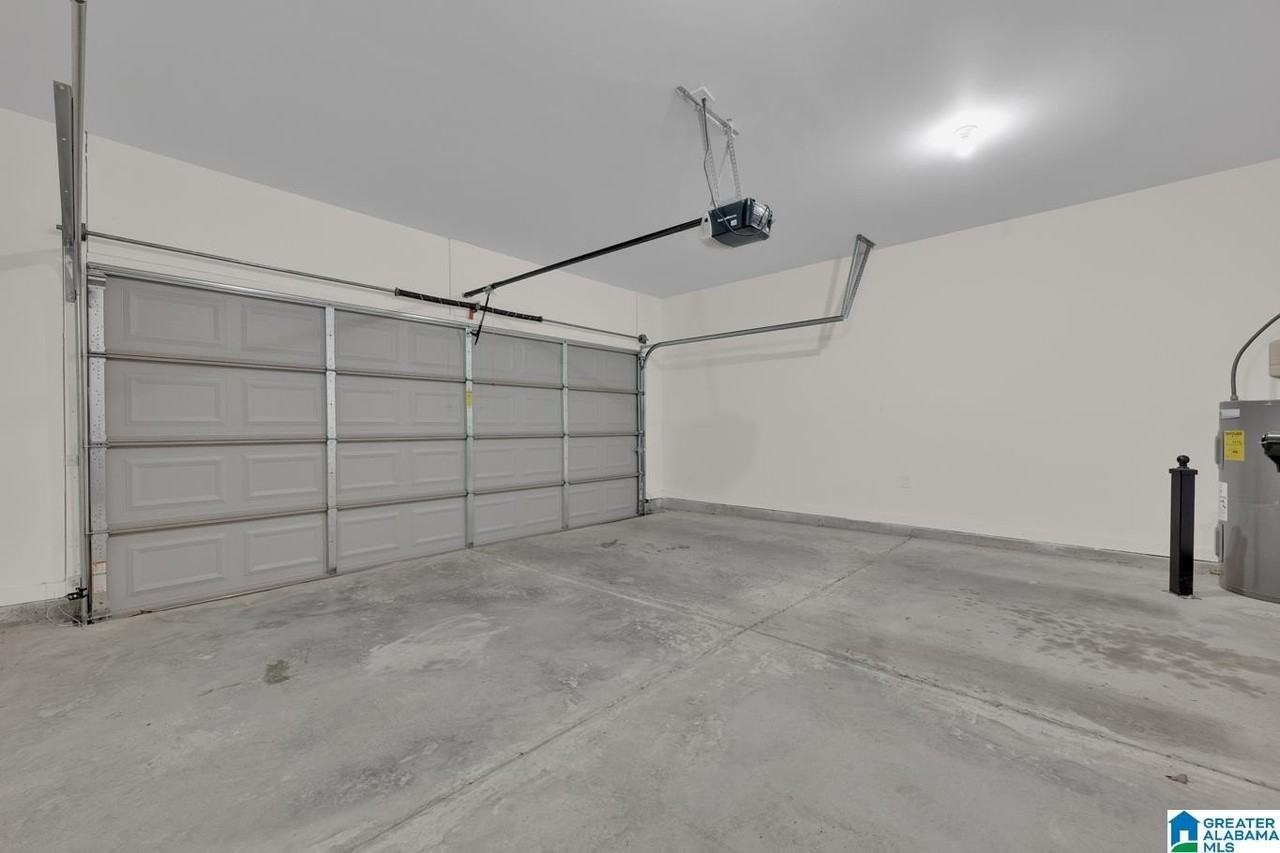 170 Kings Way - Photo 4 of 34