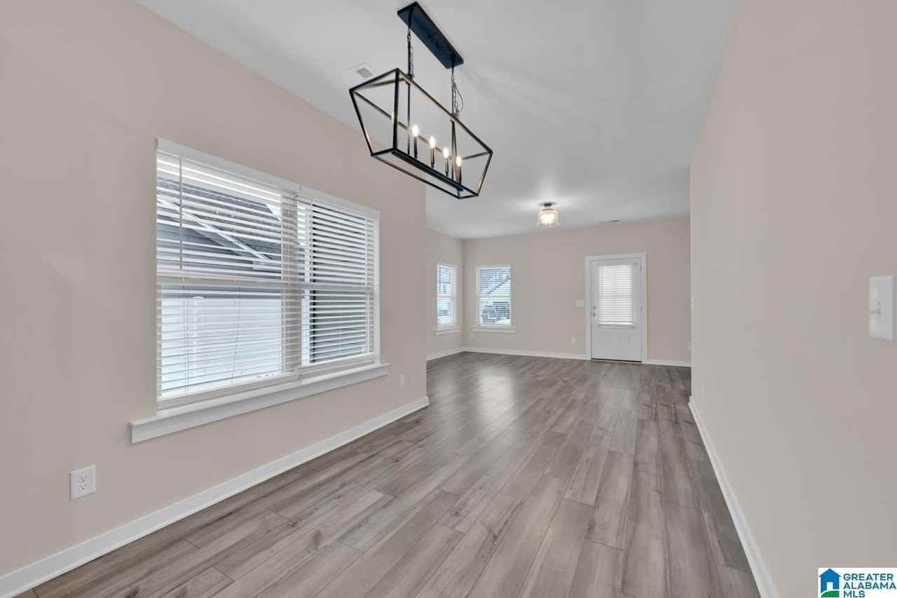 170 Kings Way - Photo 6 of 34