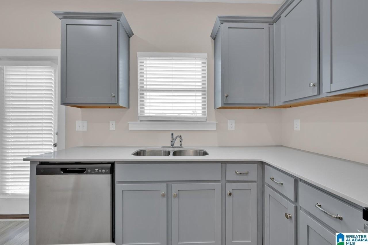 170 Kings Way - Photo 7 of 34