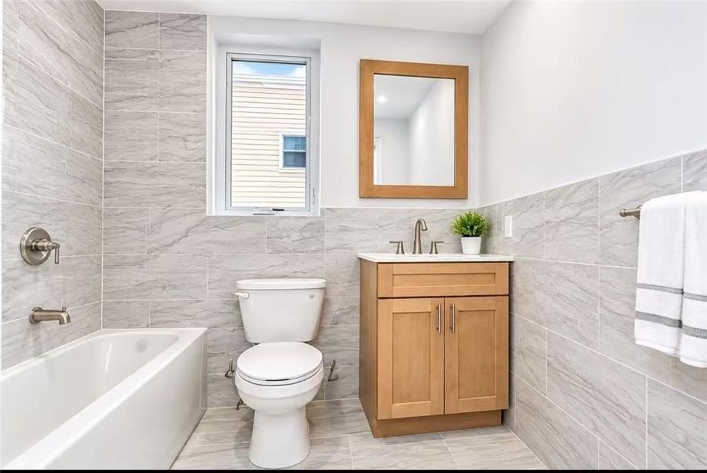 22 Hope Ave - Photo 3 of 6