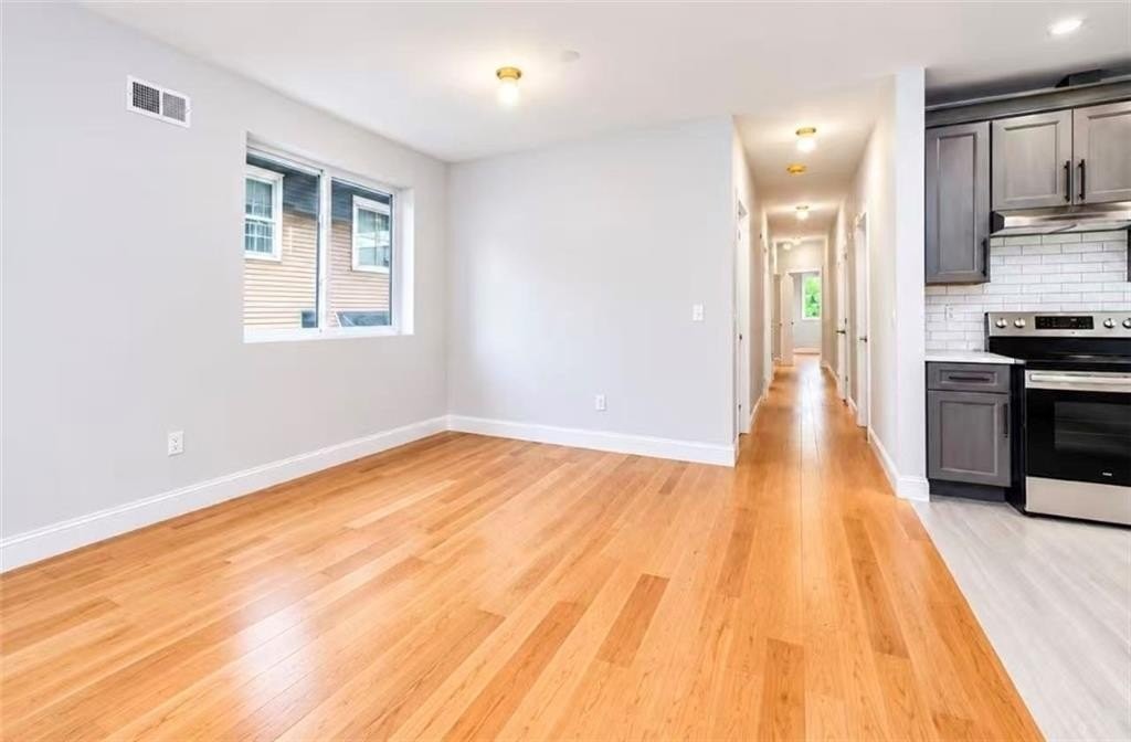 22 Hope Ave - Photo 4 of 6