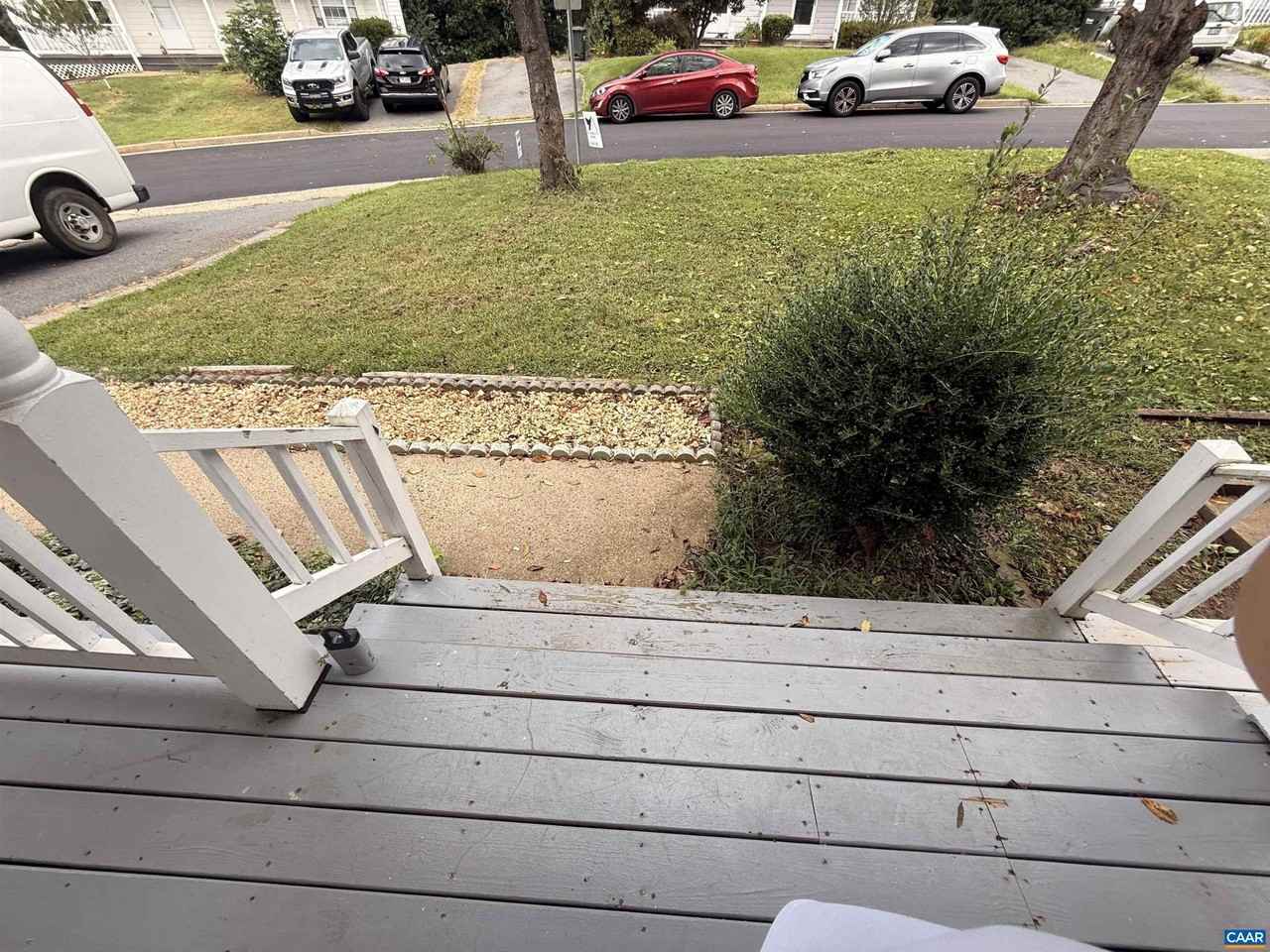 2319 Finch Ct - Photo 2 of 20