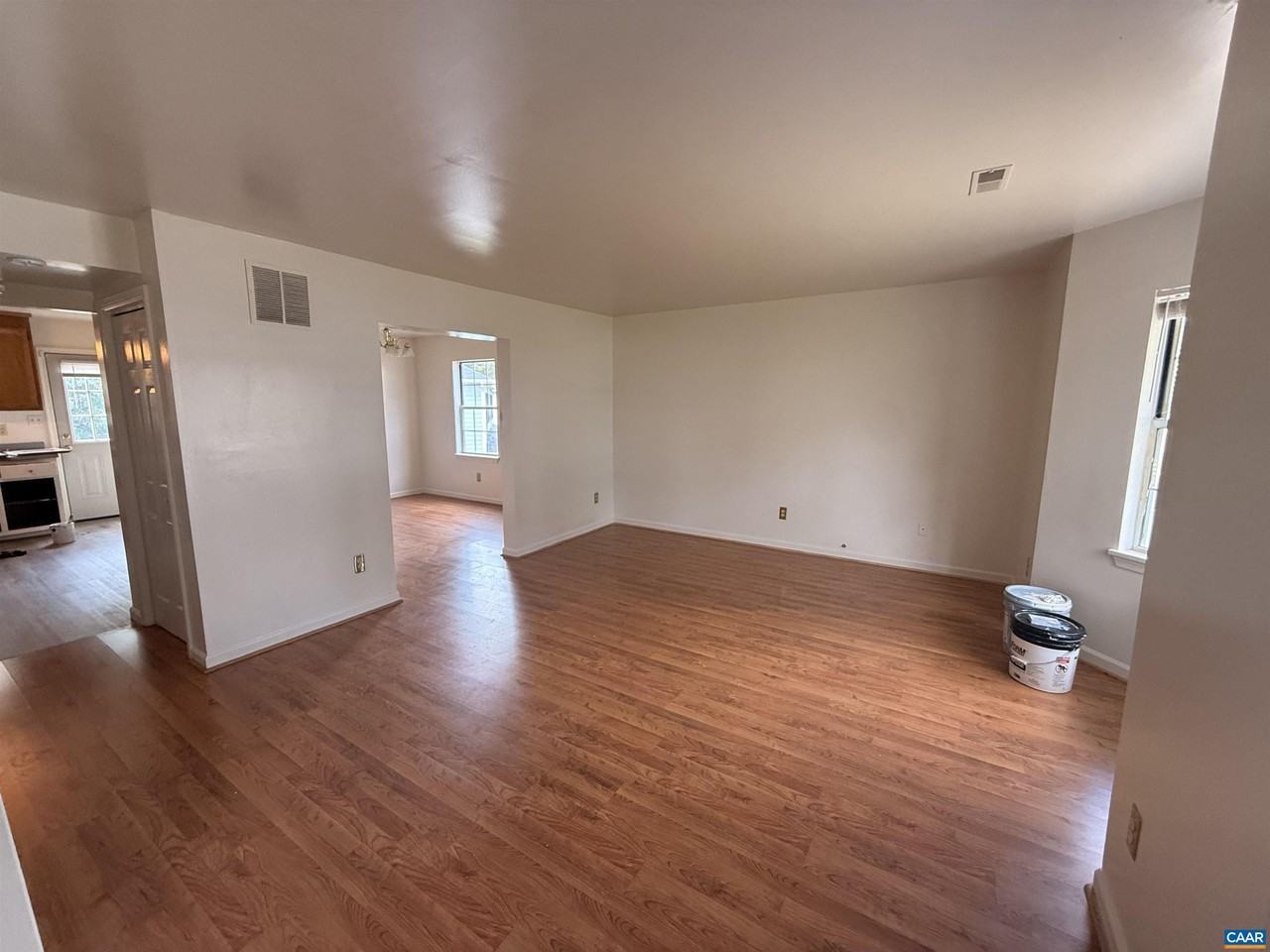 2319 Finch Ct - Photo 3 of 20