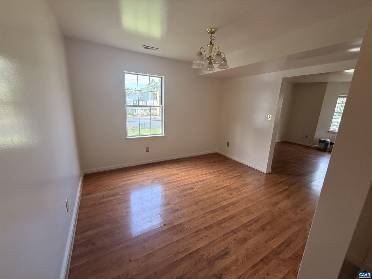 2319 Finch Ct - Photo 4 of 20