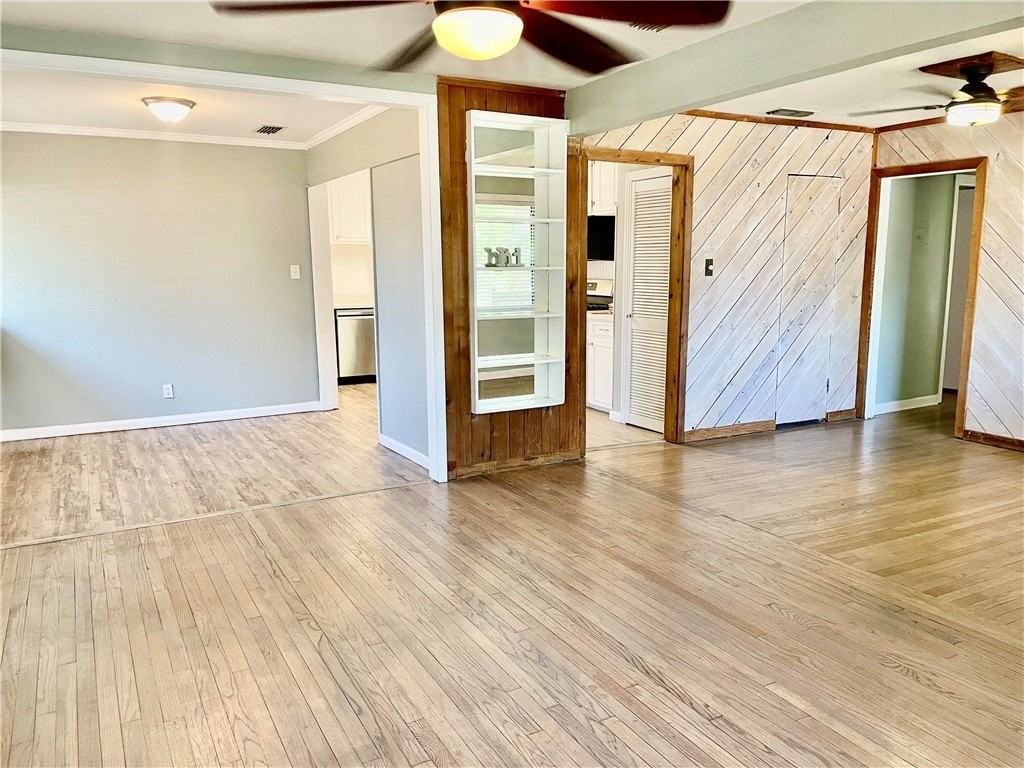 1006 Collingswood Dr - Photo 3 of 18