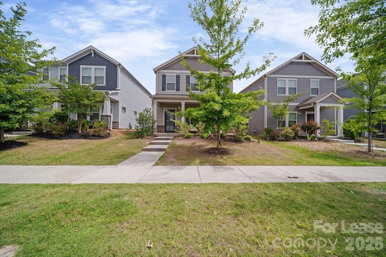 11913 Silverheel Ln - Photo 4 of 45