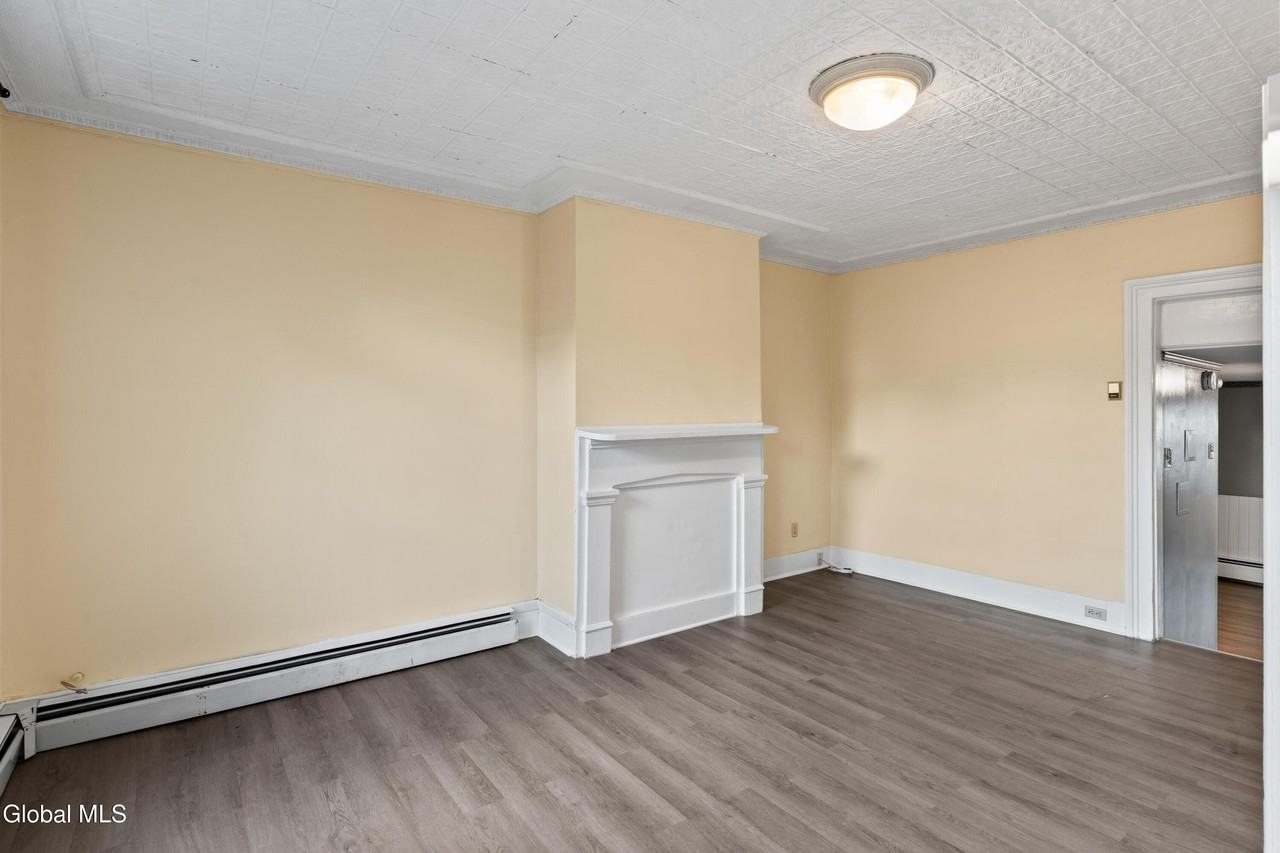 1524 5th Ave #2ndFL - Photo 2 of 21