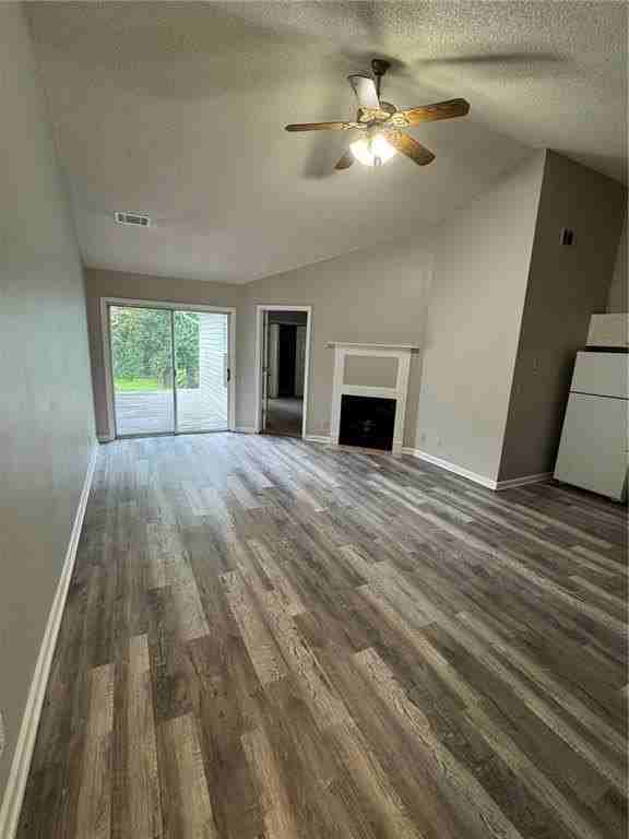 211 Mineral Springs Ct #B - Photo 2 of 8