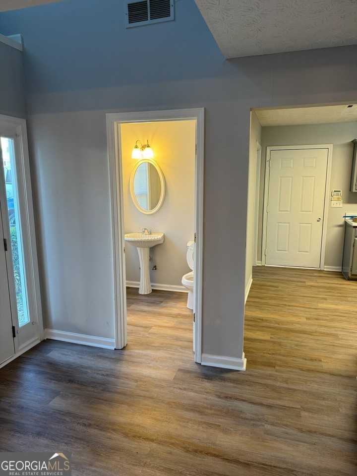 3033 Winding Grove Dr - Photo 4 of 16