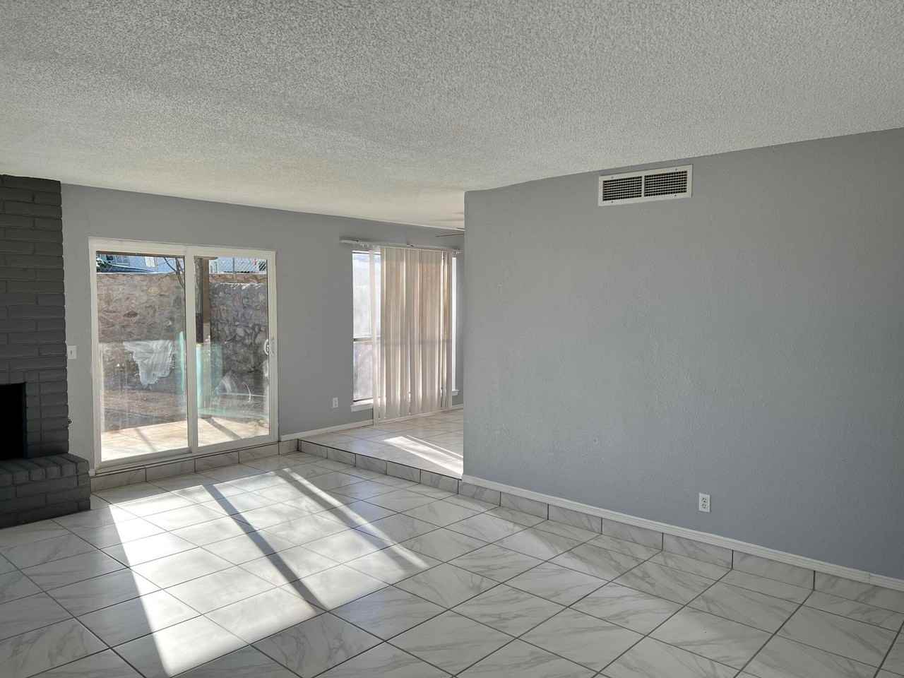 1502 Monte Sanders Ln - Photo 4 of 35
