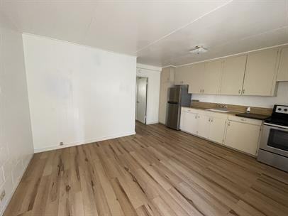 1227 Matlock Ave #C - Photo 3 of 6