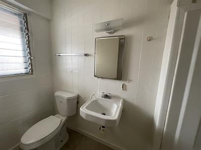 1227 Matlock Ave #C - Photo 4 of 6