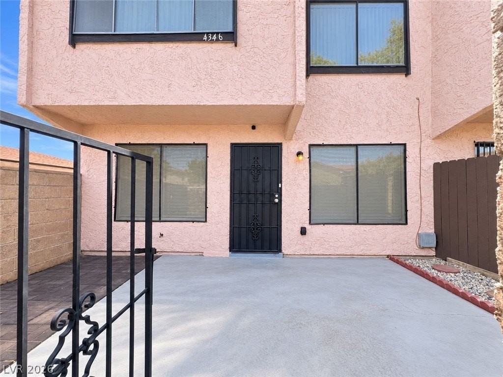 4346 Caliente St - Photo 3 of 11