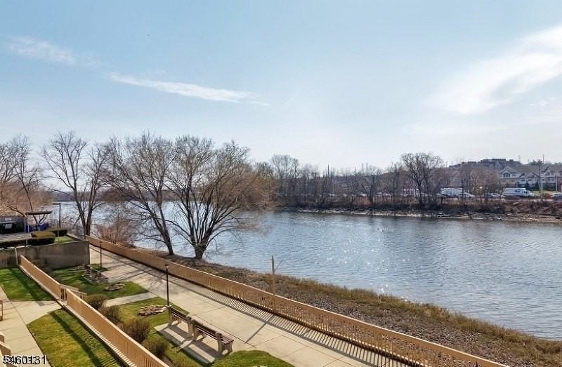 651 Riverside Ave #B13 - Photo 4 of 13