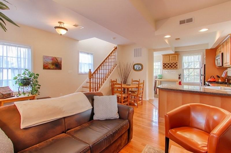 16 Mendham Ave - Photo 3 of 20