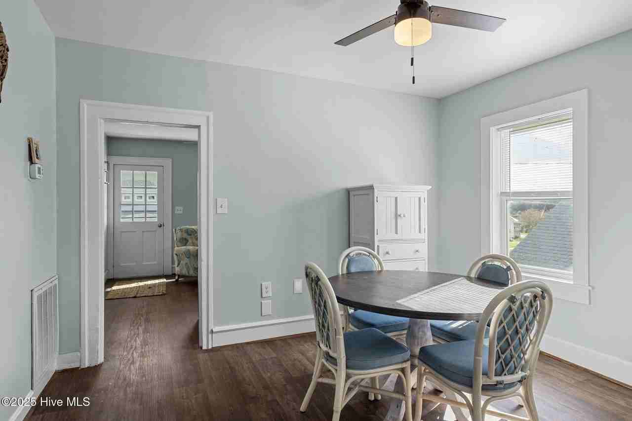 1406 Evans St #B - Photo 7 of 28