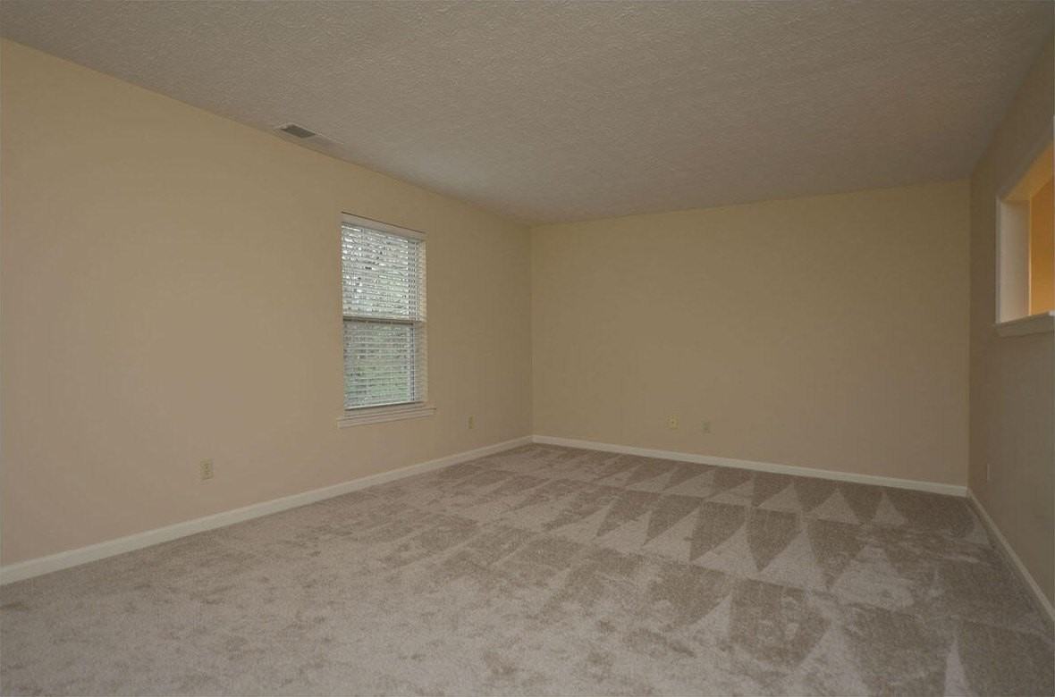 79 Forest Hill Dr - Photo 3 of 9