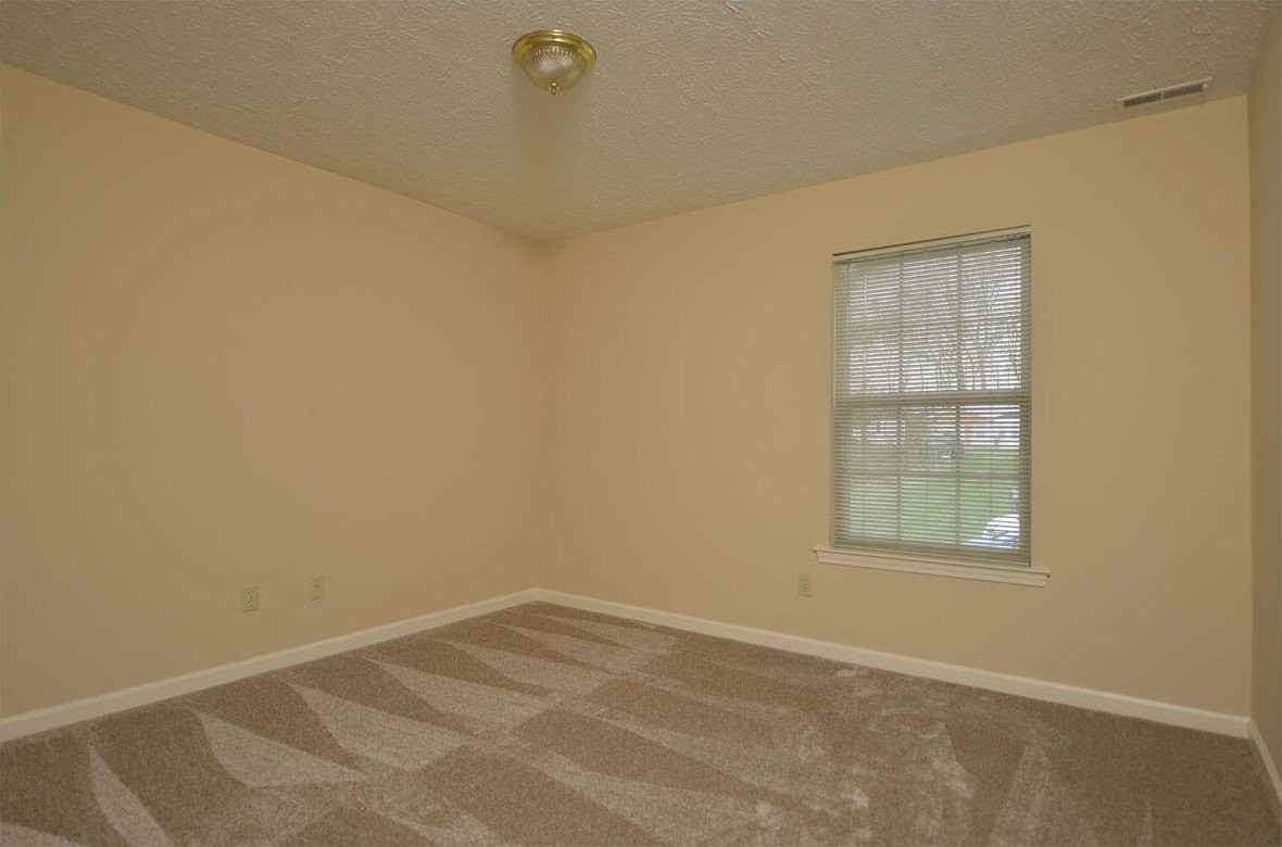 79 Forest Hill Dr - Photo 6 of 9