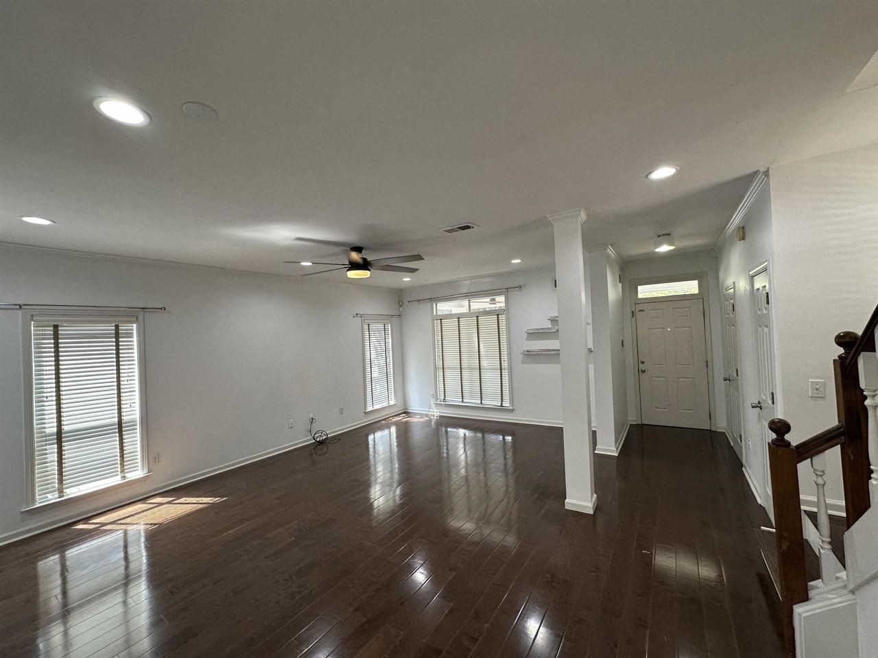1054 Island Dr - Photo 3 of 16