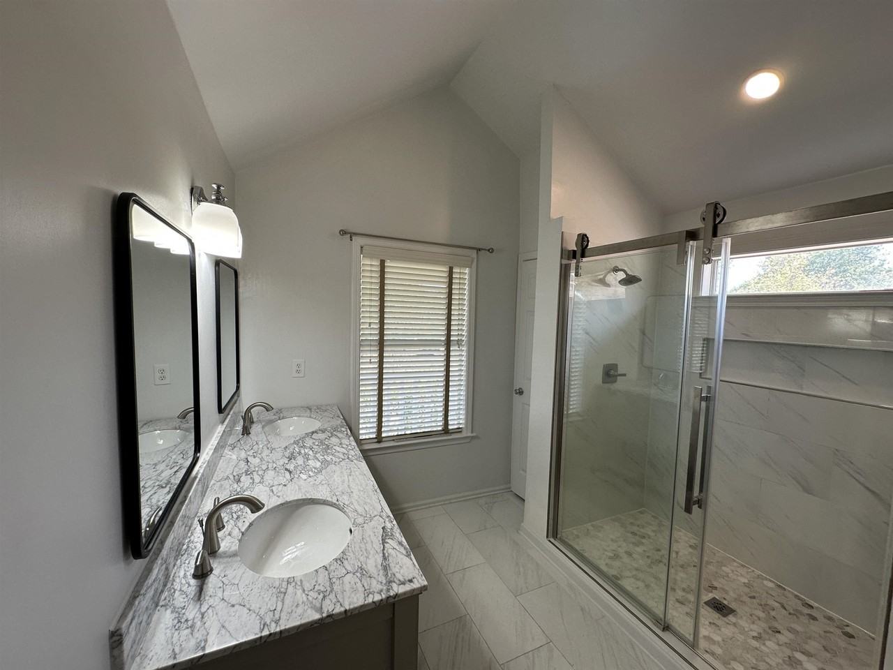 1054 Island Dr - Photo 6 of 16