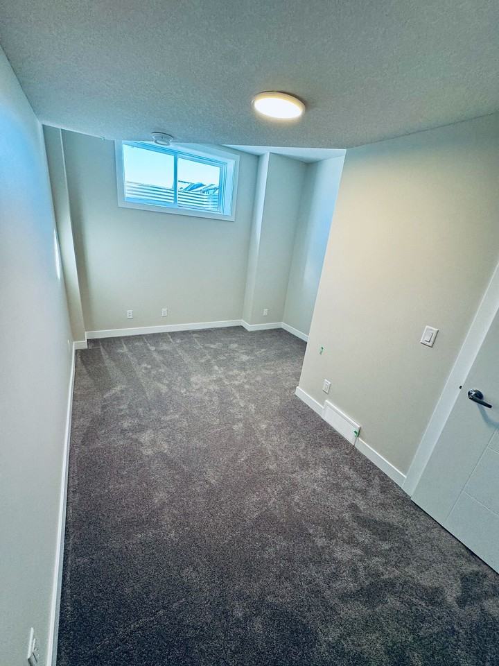 387 Homestead Dr Ne - Photo 5 of 11