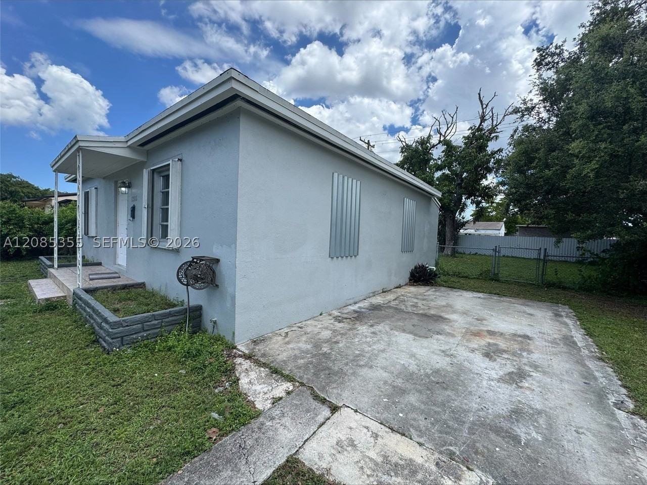 1320 Nw 87th St - Photo 2 of 11