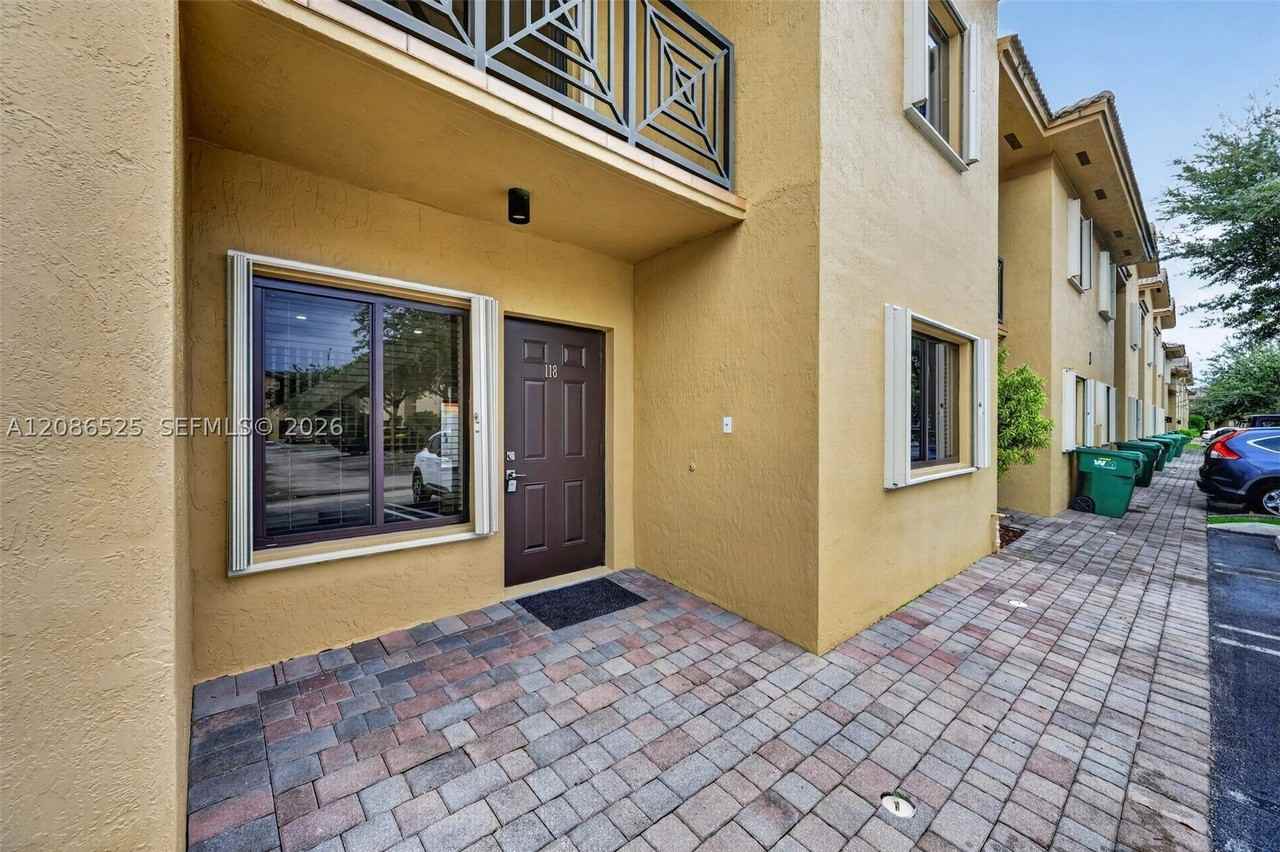 11115 W Okeechobee Rd #118 - Photo 3 of 33