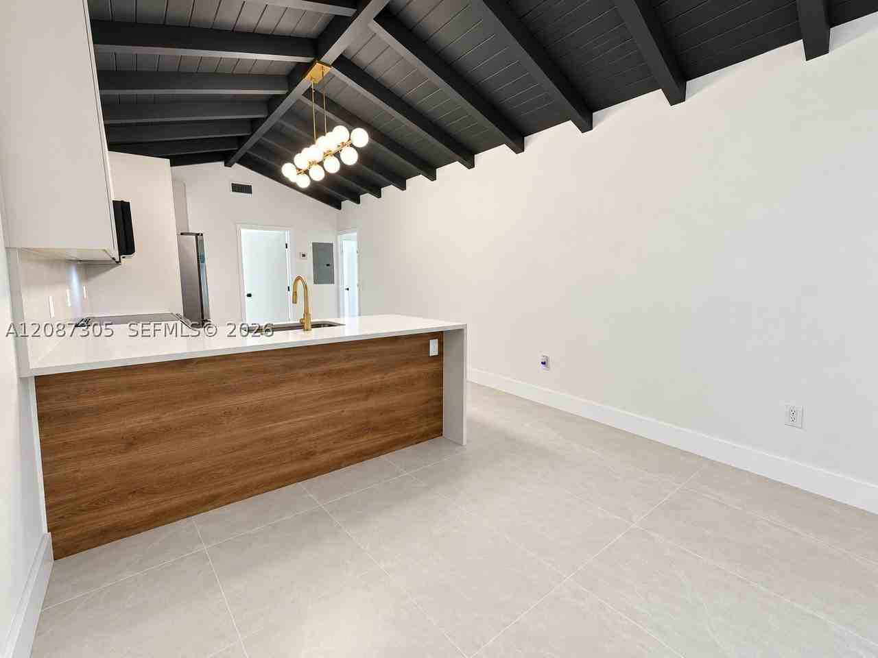 1043 Nw 48th St #0 - Photo 4 of 20