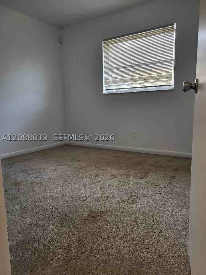 5156 Ne 6th Ave #219 - Photo 6 of 10