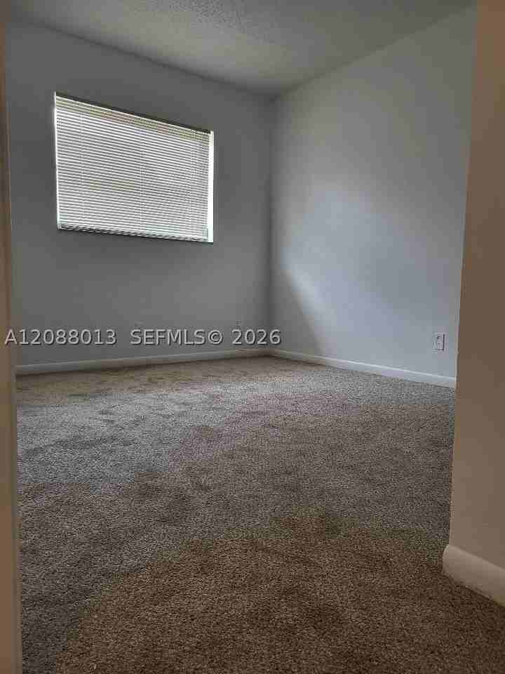 5156 Ne 6th Ave #219 - Photo 7 of 10