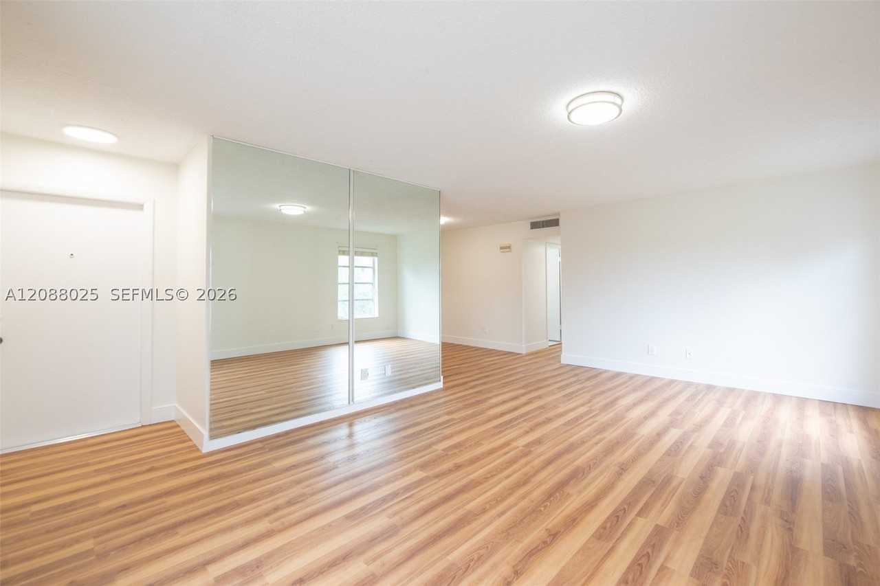 2441 Sw 82nd Ave #301 - Photo 5 of 24