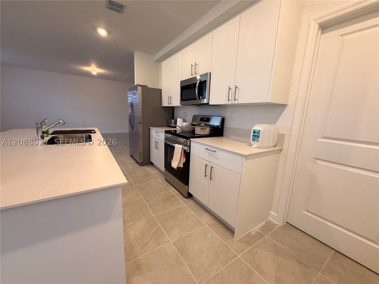 2954 Se 23rd Ave #2954 - Photo 6 of 22