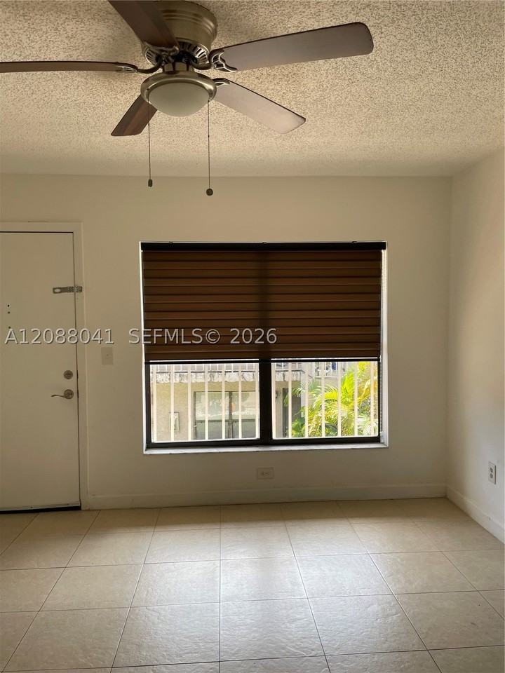 15318 Sunset Dr #15-21 - Photo 4 of 7