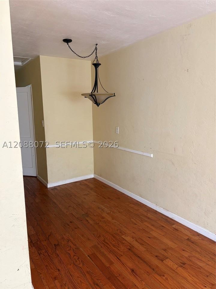 1851 Funston St #B - Photo 3 of 6