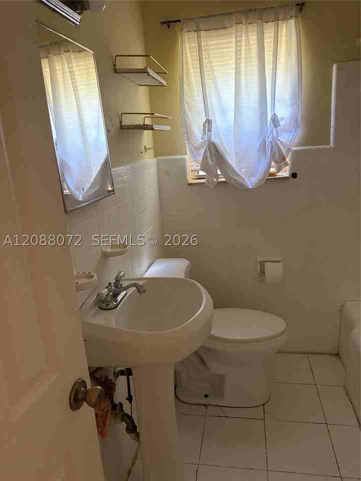 1851 Funston St #B - Photo 5 of 6