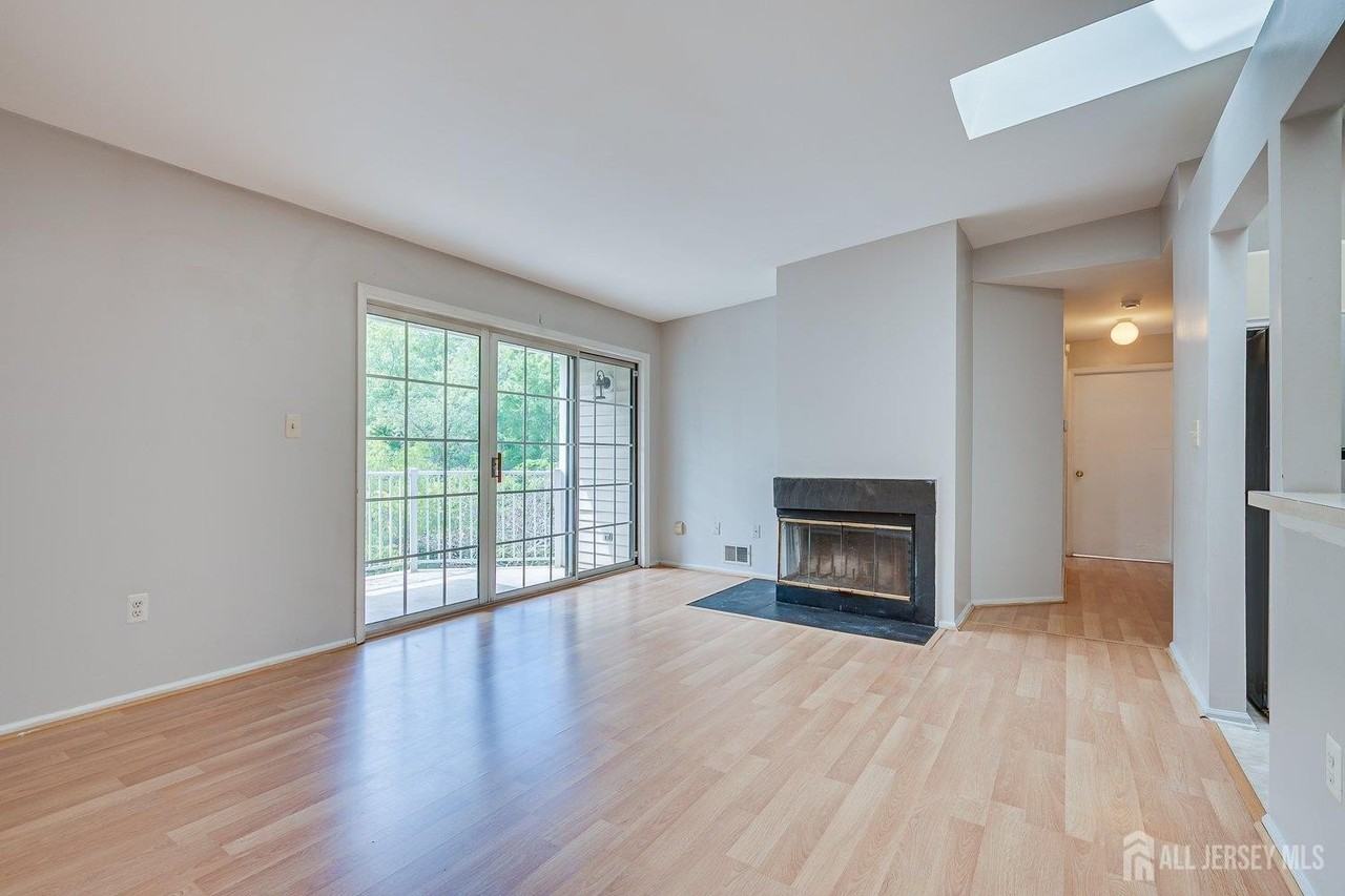 133 Rachel Ct - Photo 5 of 28