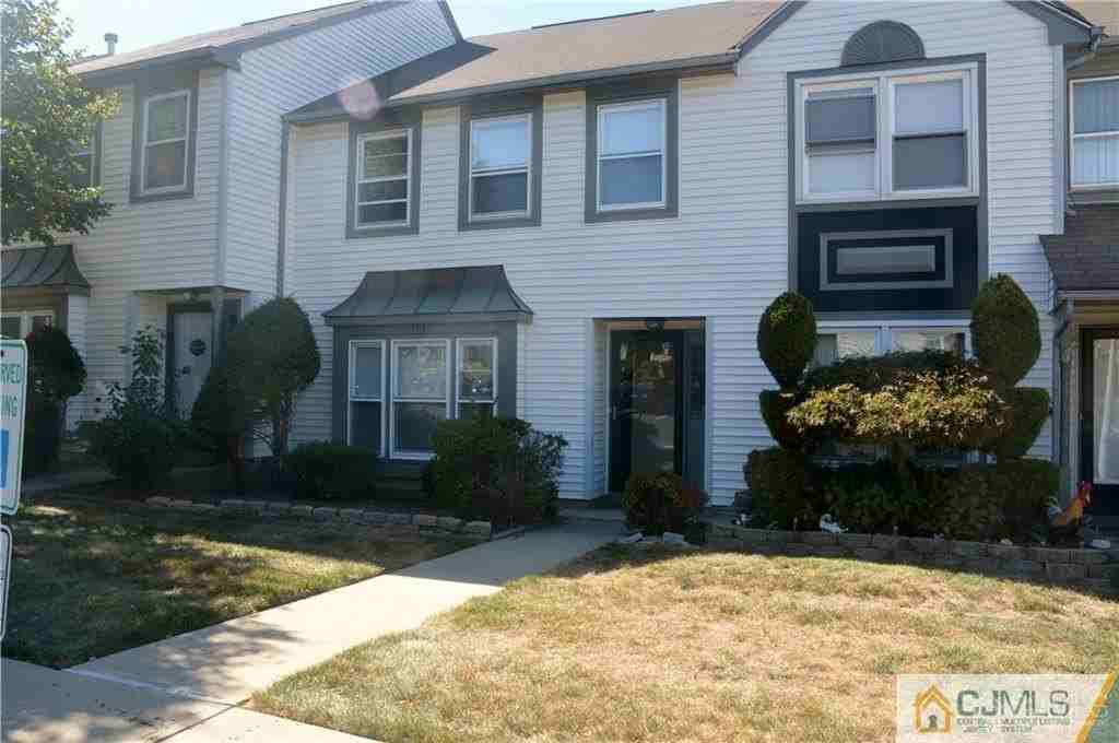 13 Heritage Sq