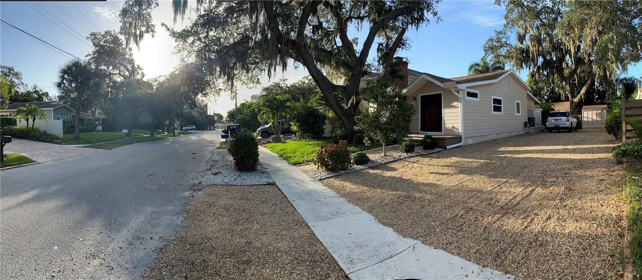 1832 Worrington St - Photo 2 of 17
